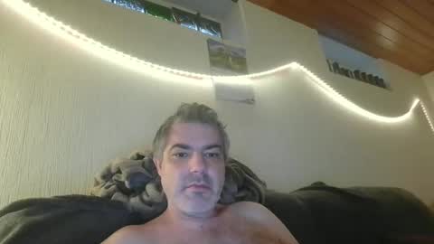 Snapshot of teeforyou chatting on 10/23/25, 03:44 Peter online show from 10/23/25, 03:44