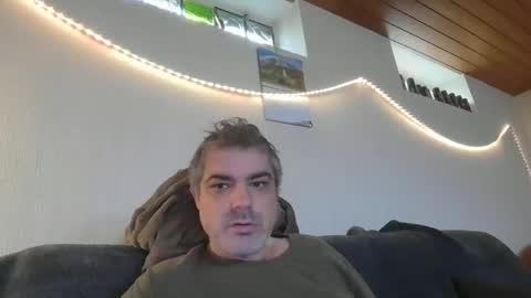 Snapshot of teeforyou chatting on 11/02/25, 10:28 Peter online show from 11/02/25, 10:28