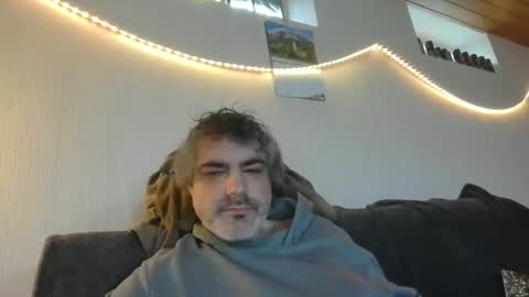 Snapshot of teeforyou chatting on 03/01/26, 11:01 Peter online show from 03/01/26, 11:01