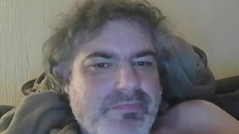 Snapshot of teeforyou chatting on 04/17/26, 09:51 Peter online show from 04/17/26, 09:51