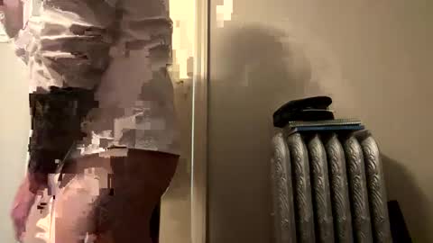 Twizzler online show from 09/26/25, 03:10