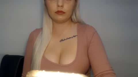 Teeyara  online show from 11/15/25, 01:18