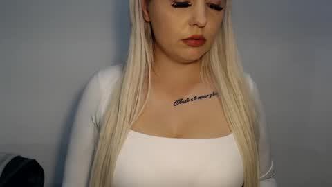 Teeyara  online show from 11/26/25, 06:20