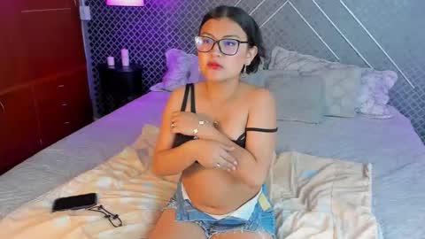 Snapshot of teffa_bloom chatting on 11/10/25, 04:17 Teffa online show from 11/10/25, 04:17