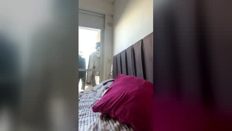 Snapshot of teffi009 chatting on 05/15/26, 04:47 teffi009 online show from 05/15/26, 04:47