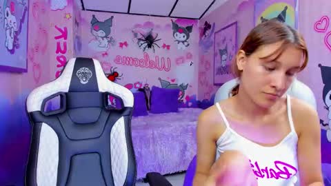 Snapshot of tefi_meow chatting on 10/26/25, 08:04 Stefani  online show from 10/26/25, 08:04