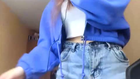 Kimi online show from 10/28/25, 10:41