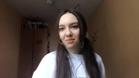 Kimi online show from 11/08/25, 09:53