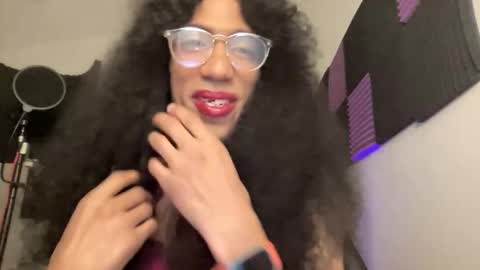 Tehani Bentley online show from 11/14/25, 09:08