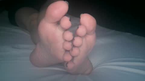 Viv West online show from 11/05/25, 03:39