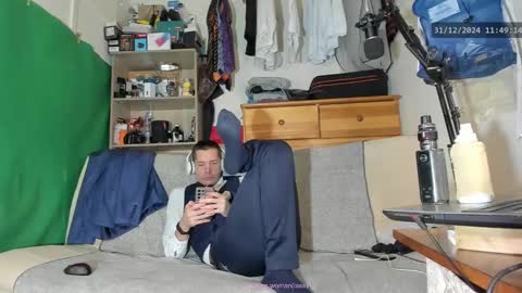 Virg Lszl online show from 12/31/24, 10:48