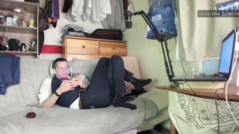 Virg Lszl online show from 12/31/24, 08:02
