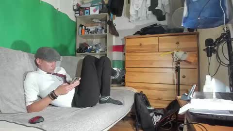 Virg Lszl online show from 10/08/25, 06:38