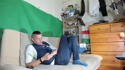 Virg Lszl online show from 10/21/25, 11:33