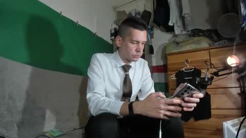 Snapshot of telepaticman chatting on 11/05/25, 04:18 Virg Lszl online show from 11/05/25, 04:18