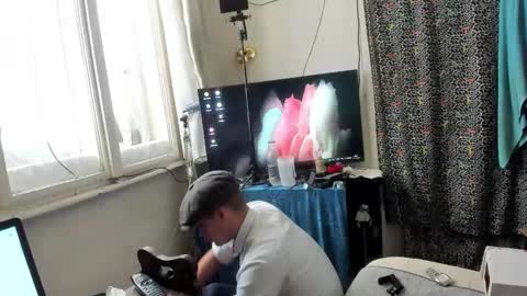 Snapshot of telepaticman chatting on 11/11/25, 11:21 Virg Lszl online show from 11/11/25, 11:21