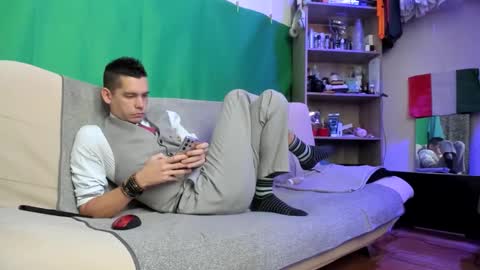 Snapshot of telepaticman chatting on 11/30/25, 12:20 Virg Lszl online show from 11/30/25, 12:20