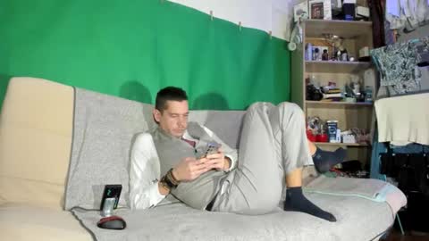 Snapshot of telepaticman chatting on 12/04/25, 06:38 Virg Lszl online show from 12/04/25, 06:38