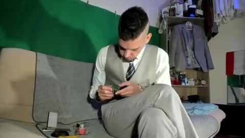 Snapshot of telepaticman chatting on 12/05/25, 06:26 Virg Lszl online show from 12/05/25, 06:26