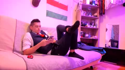 Snapshot of telepaticman chatting on 12/16/25, 05:56 Virg Lszl online show from 12/16/25, 05:56