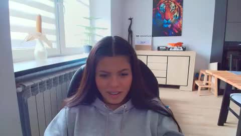 Snapshot of tell_me_goddess chatting on 10/16/25, 08:48 Amazing SALOME online show from 10/16/25, 08:48