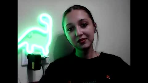 Snapshot of temptingvision chatting on 02/08/25, 05:50 temptingvision online show from 02/08/25, 05:50