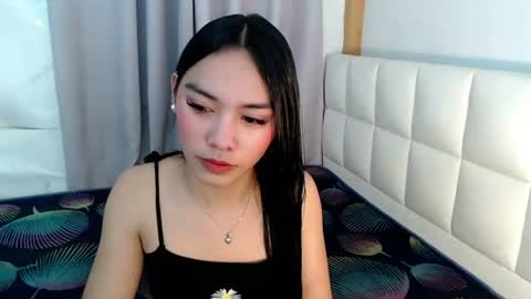 Snapshot of temptmebabyx chatting on 06/30/26, 01:45 YOGIRL MAXINE online show from 06/30/26, 01:45