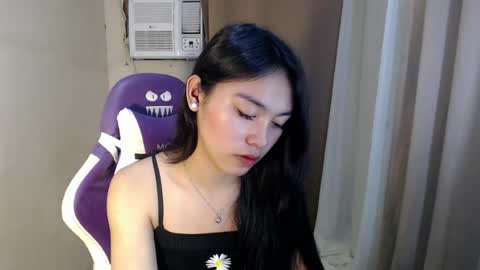 Snapshot of temptmebabyx chatting on 07/23/26, 05:16 YOGIRL MAXINE online show from 07/23/26, 05:16