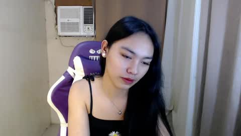 Snapshot of temptmebabyx chatting on 07/28/26, 05:14 YOGIRL MAXINE online show from 07/28/26, 05:14