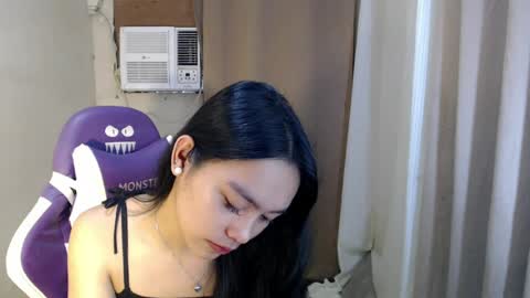 Snapshot of temptmebabyx chatting on 07/29/26, 04:54 YOGIRL MAXINE online show from 07/29/26, 04:54