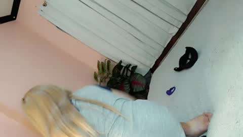 Hi 8tsME MADDISON online show from 01/30/25, 01:44