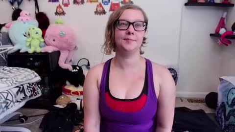 Snapshot of ten_tickle_pixie chatting on 09/17/25, 08:21 Pixie and Tentacle Overlord online show from 09/17/25, 08:21