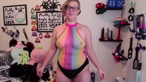 Snapshot of ten_tickle_pixie chatting on 09/19/25, 10:21 Pixie and Tentacle Overlord online show from 09/19/25, 10:21