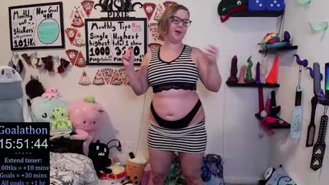 Pixie and Tentacle Overlord online show from 11/21/25, 11:14