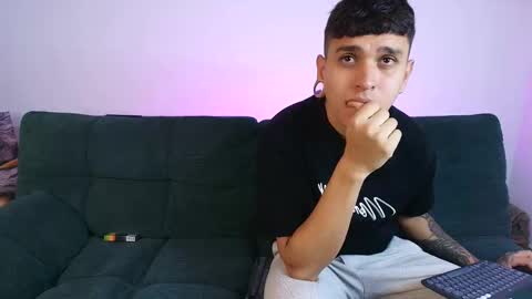 Snapshot of tender_dust chatting on 10/27/25, 03:54 tender_dust online show from 10/27/25, 03:54