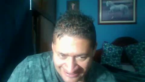 Snapshot of tender_eldelatienda chatting on 01/04/25, 11:17 Fabio Canavaro online show from 01/04/25, 11:17