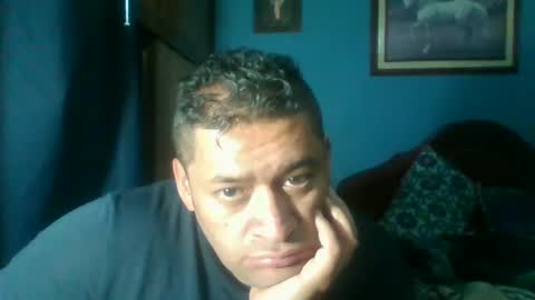 Snapshot of tender_eldelatienda chatting on 02/04/25, 01:34 Fabio Canavaro online show from 02/04/25, 01:34