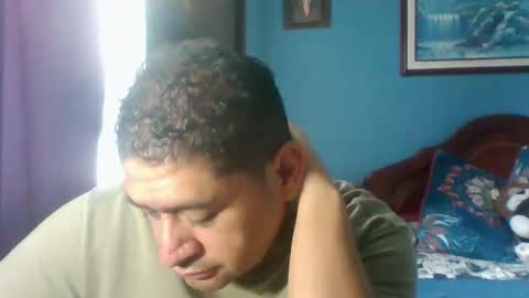 Snapshot of tender_eldelatienda chatting on 11/25/25, 04:07 Fabio Canavaro online show from 11/25/25, 04:07