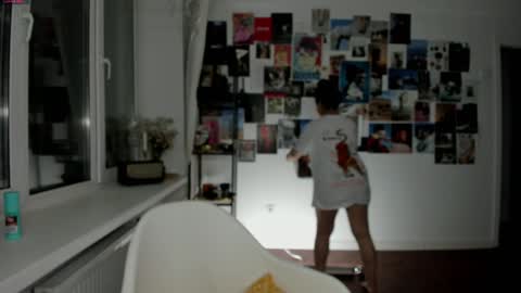 Snapshot of tenderalise chatting on 12/19/24, 06:12 tenderalise online show from 12/19/24, 06:12