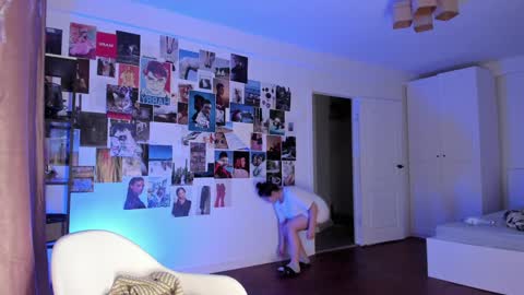 Snapshot of tenderalise chatting on 01/12/25, 08:25 tenderalise online show from 01/12/25, 08:25