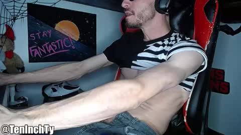 Snapshot of teninchty chatting on 10/27/25, 04:49 Ty online show from 10/27/25, 04:49