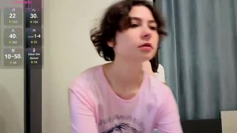 Snapshot of tenishal0ve chatting on 04/11/26, 03:11 Wanessa online show from 04/11/26, 03:11