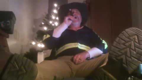 Snapshot of tennredneck chatting on 01/03/25, 05:06 Tennredneck online show from 01/03/25, 05:06