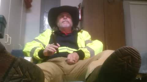 Snapshot of tennredneck chatting on 01/24/25, 05:21 Tennredneck online show from 01/24/25, 05:21