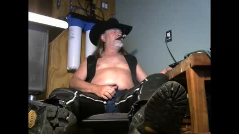 Tennredneck online show from 11/09/25, 04:22