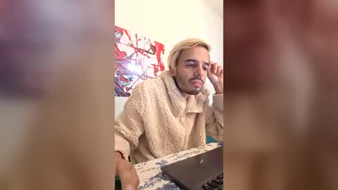Snapshot of teodosio24 chatting on 06/16/26, 03:31 teodosio24 online show from 06/16/26, 03:31