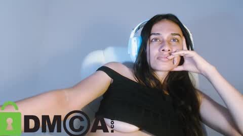 Snapshot of ter23m chatting on 11/01/25, 03:25 Lisa online show from 11/01/25, 03:25