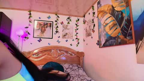 Snapshot of teresa_moon chatting on 02/22/25, 05:02 TERESA Give me a good rating if you enjoy my show online show from 02/22/25, 05:02