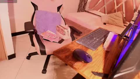 Terra Elowen online show from 10/04/25, 11:41