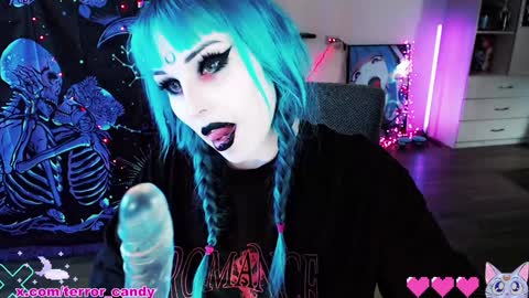 Snapshot of terror_candy chatting on 01/25/25, 07:28 CRY BABY online show from 01/25/25, 07:28